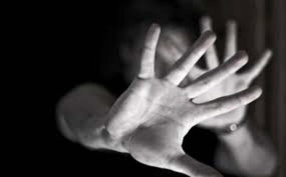 Dikeroyok Tetangganya sendiri, IRT Lapor Polisi