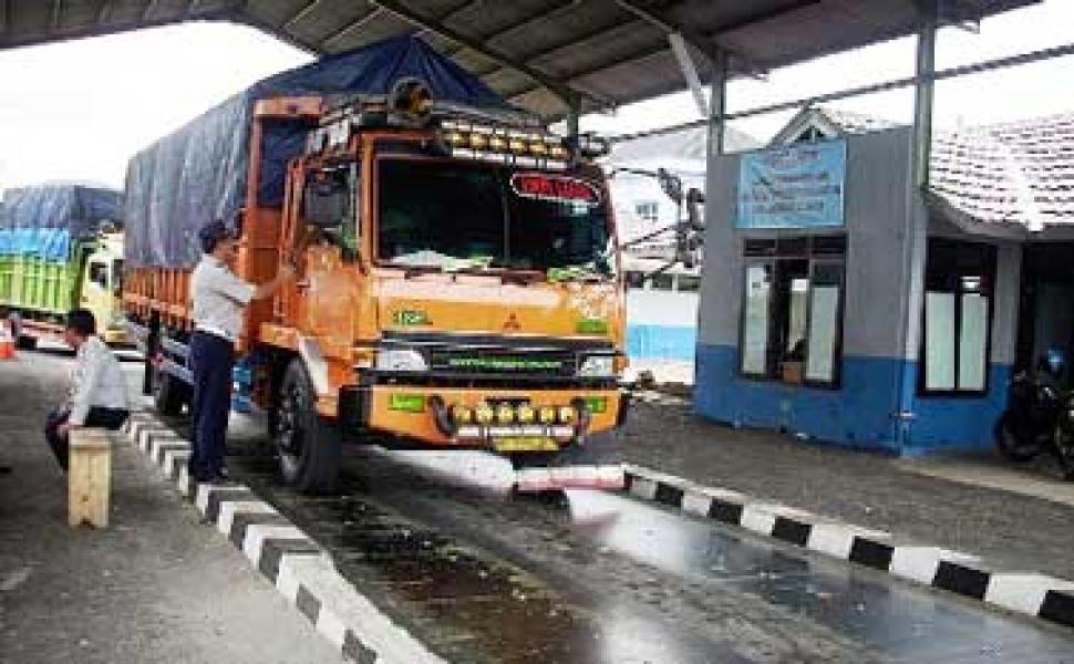 Dishub Tindak Angkutan Bertonase Tinggi