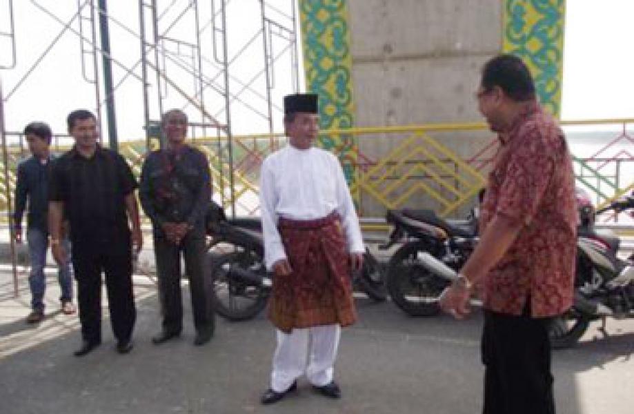 Gubri Inginkan Ornamen Melayu pada Jembatan Siak IV