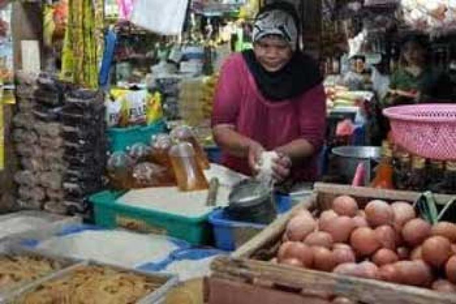 Jelang Ramadhan Sembako di Pasar Siak Mulai Naik .