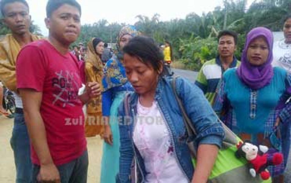 Rombongan Ibu-ibu Wirid Sisir Warung Esek-esek