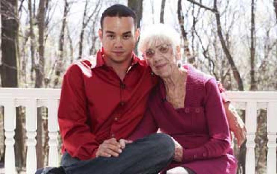 Kisah Cinta Beda Usia, Pria 31 Tahun Kencan dengan Nenek 91 Tahun