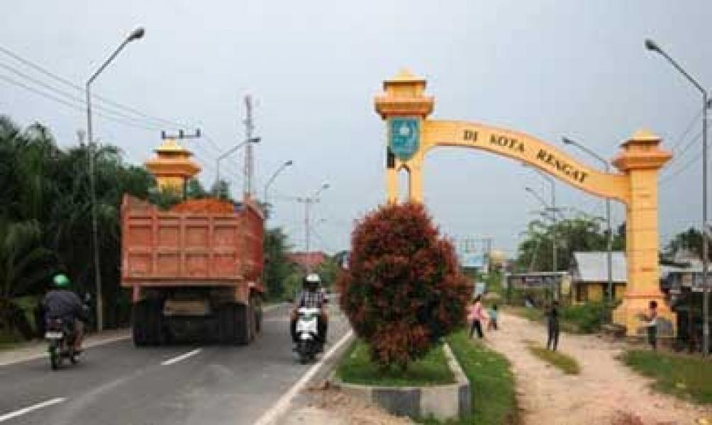 LSM PI Minta Proyek Pembangunan Gapura Rengat Diusut