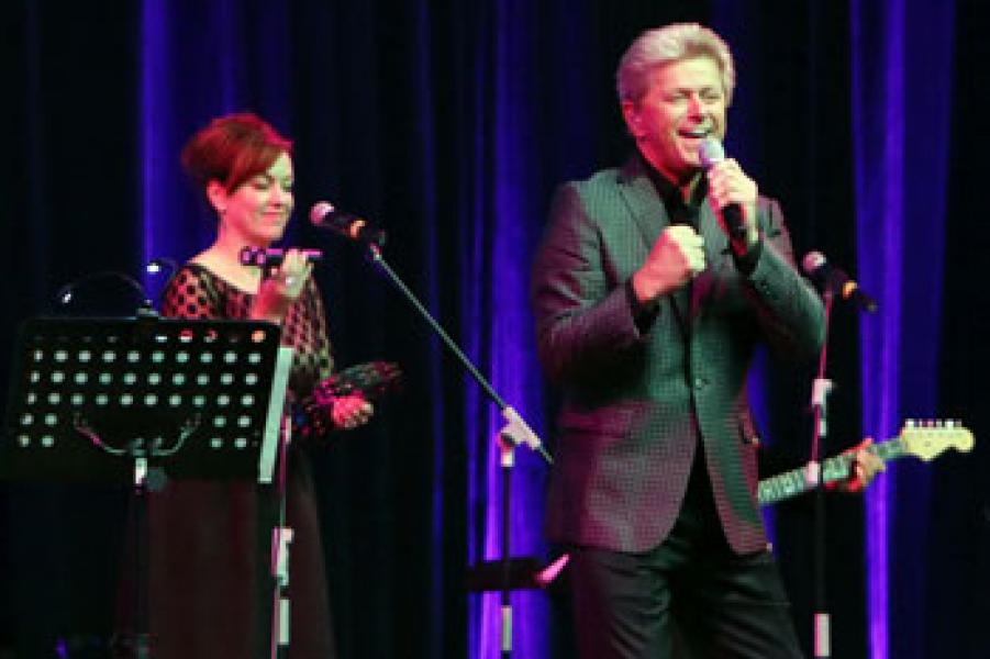 Malam Romantis Bersama Peter Cetera