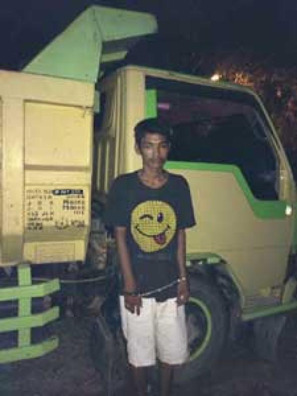 Maling Dump Truck, Pelajar Dicokok Polisi