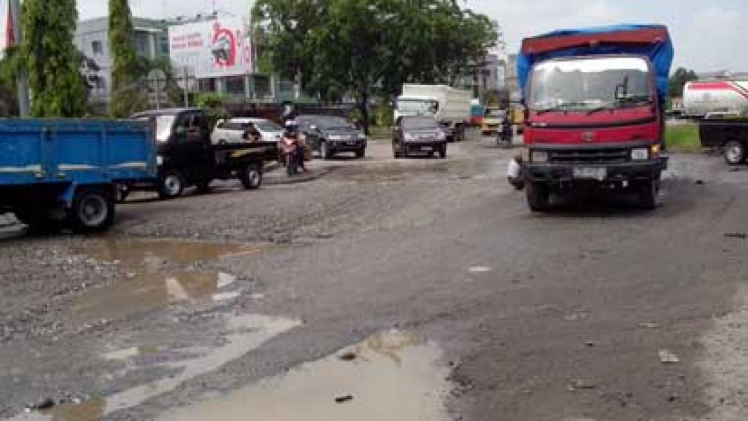 Perbaikan Bundaran Jalan Riau Terkendala Dana