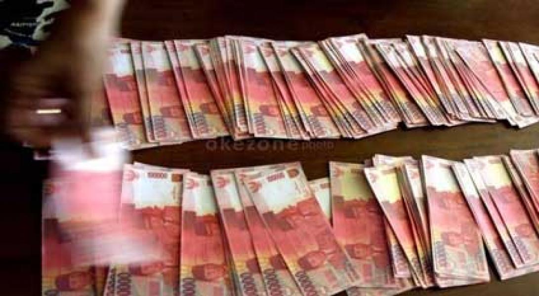 Rupiah Dibuka Terpuruk ke Rp11.700/USD