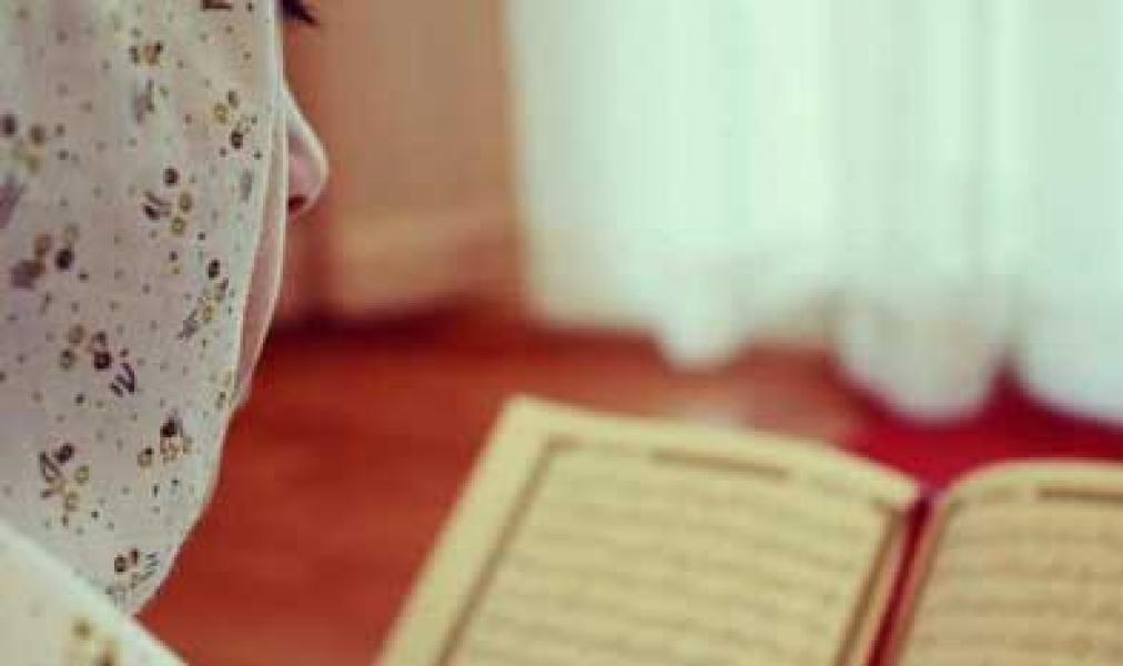 Suara Azan Membuat Hati Maria Tergetar