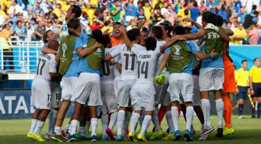 Tandukan Diego Godin Berhadiah Tiket 16 Besar