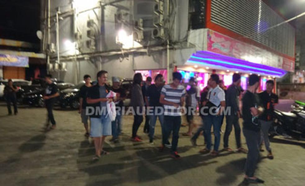 Aksinya Dipergoki Polisi, Sapma PP Bubar dari Karaoke Happy Puppy