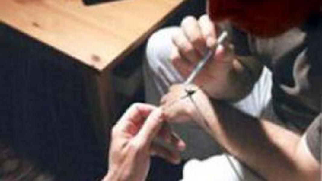 Asyik Pesta Narkoba di Kosan, Empat Pria dan Satu Wanita Dibekuk Polisi