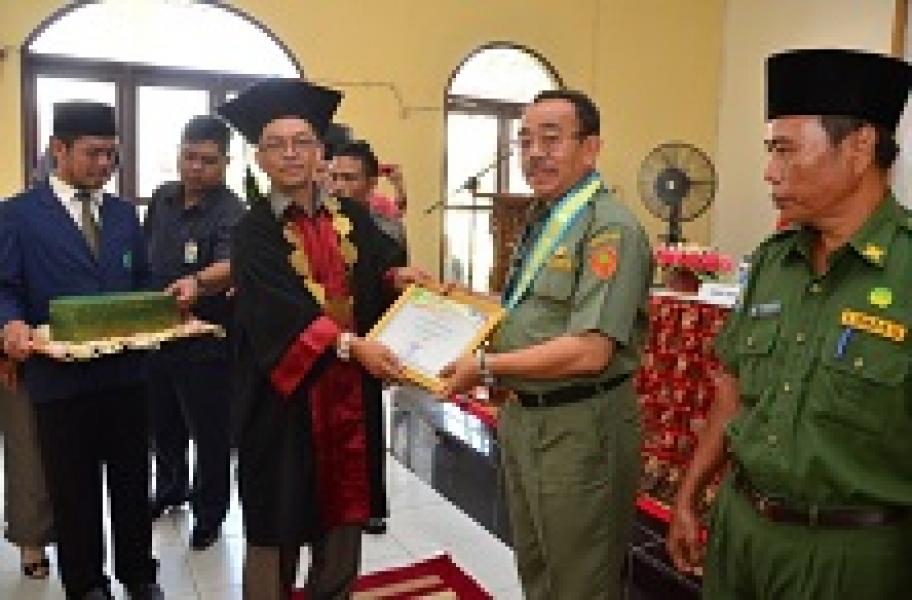 Bupati Herliyan Dapat Penghargaan STAIN Award 2015  