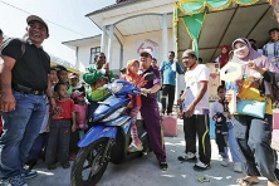 Bupati Meranti Gerak Jalan Santai Bersama Masyarakat Merbau