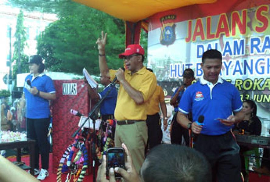 HUT Bhayangkara ke-69, Polres Rohil Gelar Gerak Jalan Sehat