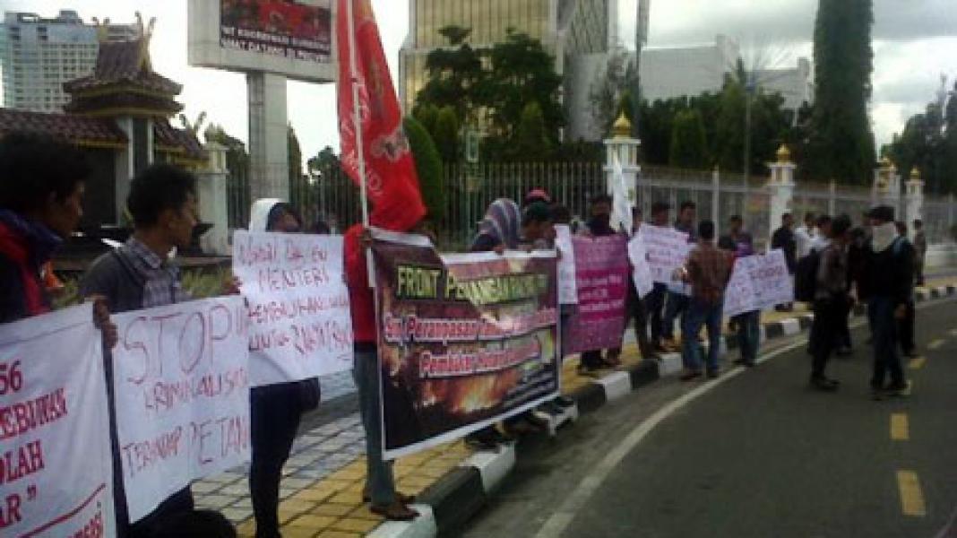 Hadang Kedatangan 3 Menteri, FPR pun Demo
