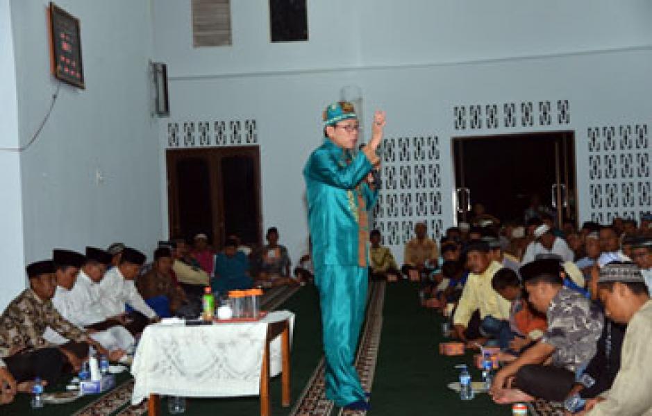 Isra Miraj Masyarakat Balai Raja Datangkan Ustadz Muhammad Usman Anshori