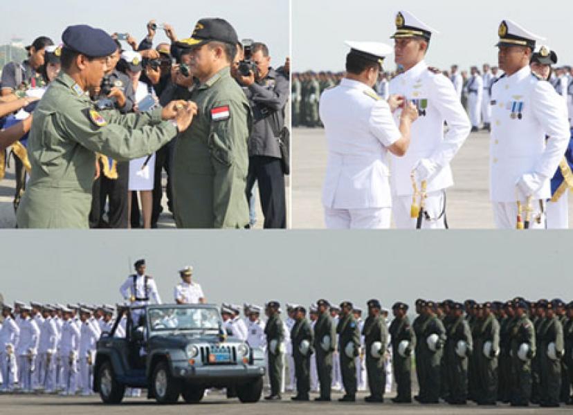 Kasal Pimpin Upacara HUT Ke-59 Penerbangan TNI AL