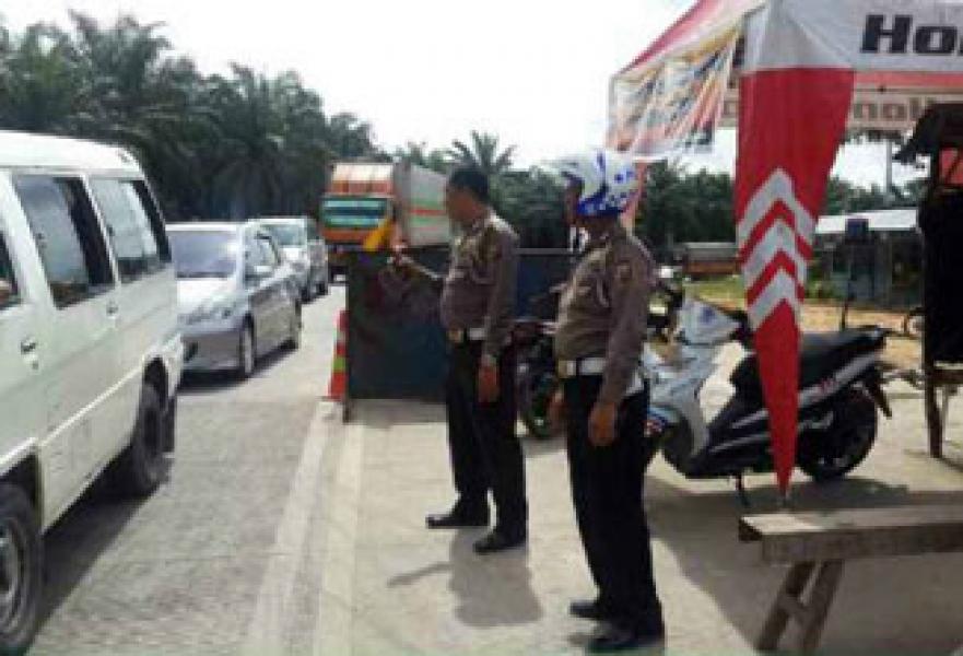 Ketua DPRD Sesalkan Kontraktor, Lintas Timur Macet Puluhan Kilometer