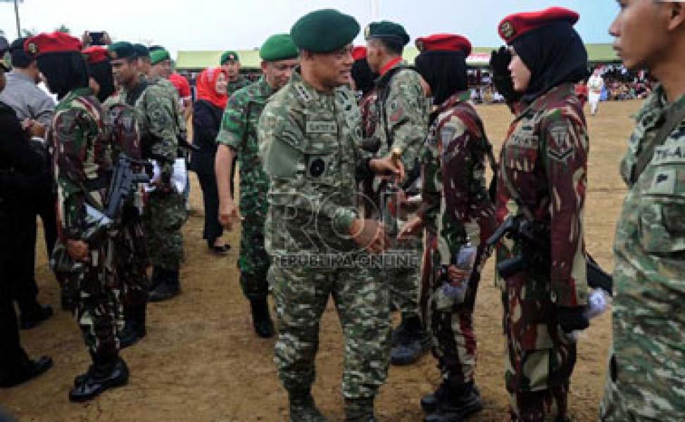 Kisah Perjuangan Polwan Berjilbab dan Wanita TNI Berjilbab