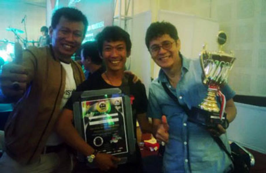 Koleksi Batu Iwan Kurnia Sabet Juara I Kontes Piala Presiden