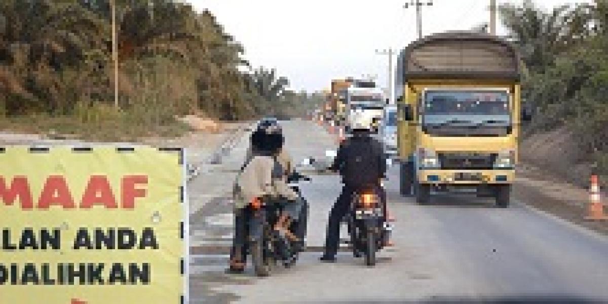 Safari ke Tandun, Warga Minta Perbaikan Infrastruktur Jalan
