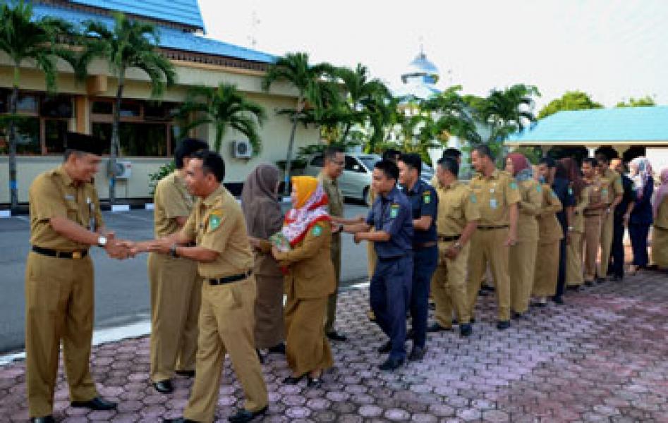 Sambut Datangnya Ramadhan 1436 H, Pegawai Sekdakab Bengkalis Bermaafan