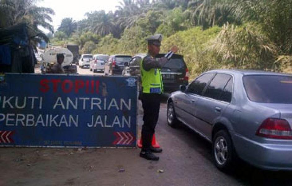 Selama Ramadhan Satlantas Polres Pelalawan Rutin Mengatur Lalu Lintas