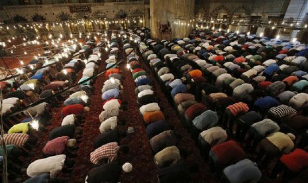 Tarawih dan Persatuan Umat