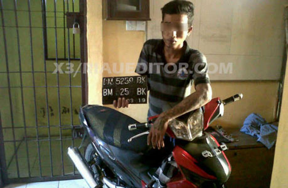 Terjatuh Dari Motor Curian, Pelaku Langsung Diamankan Warga