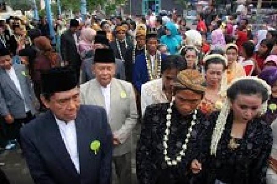 Tujuh Pasangan Dinikahkan Bersama