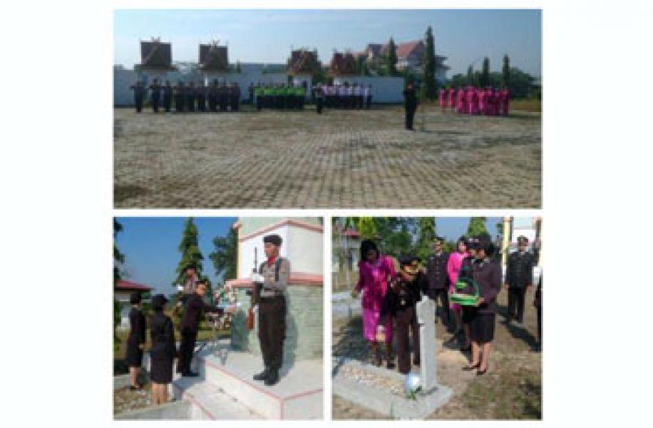 Wakapolres Pelalawan Pimpin Upacara Ziarah Makam Pahlawan