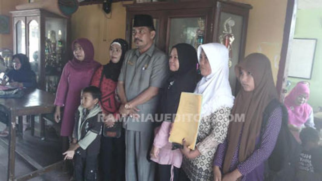 Yohanis Pantau Proses Penerimaan Siswa Baru di SMAN 2 Bangko