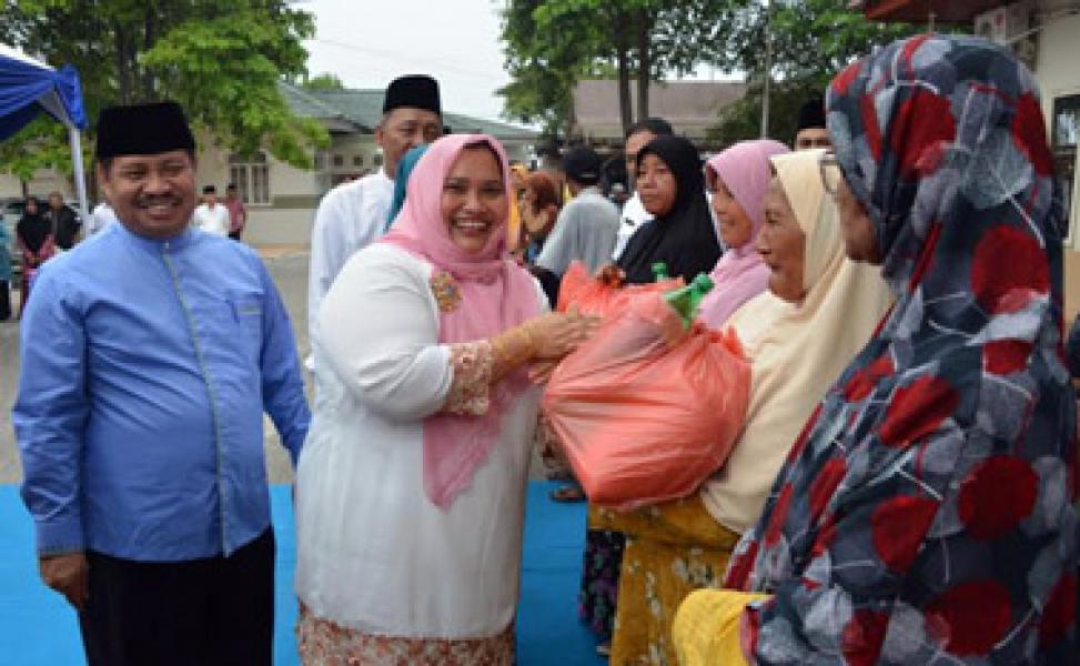 900 Paket Murah Untuk Warga Kurang Mampu