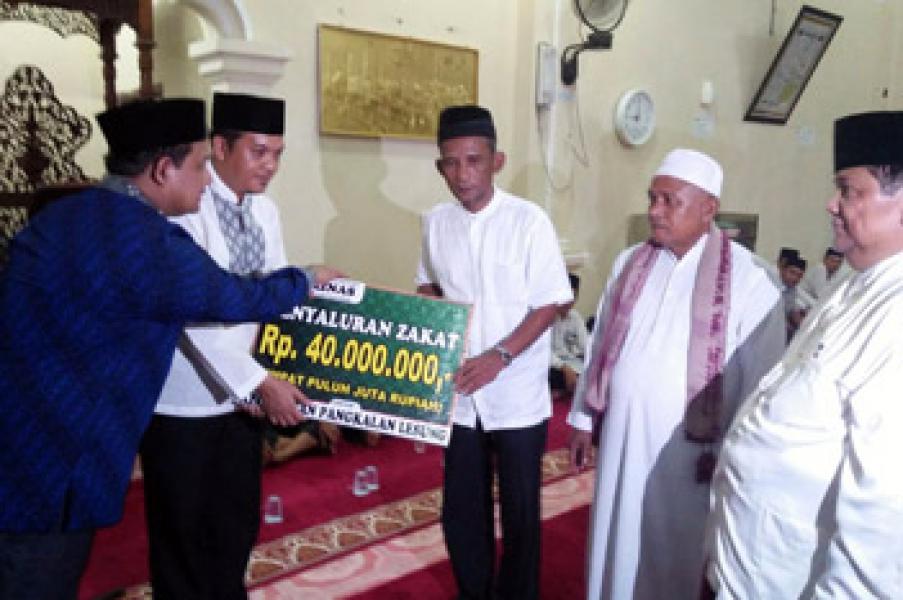 Baznas Pelalawan Salurkan Rp 140 Juta Zakat Bagi 200 Faqir Miskin