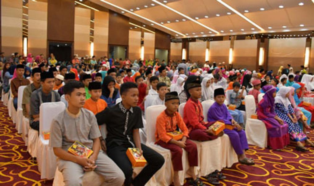 Buka Puasa Bersama, PT Bank Riau Kepri Beri Santunan 700 Anak Yatim Piatu