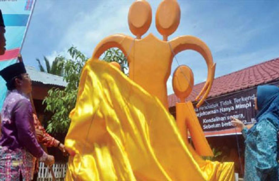 Bupati HM Wardan Hadiri Pencanangan Kampung KB di Sungai Dusun