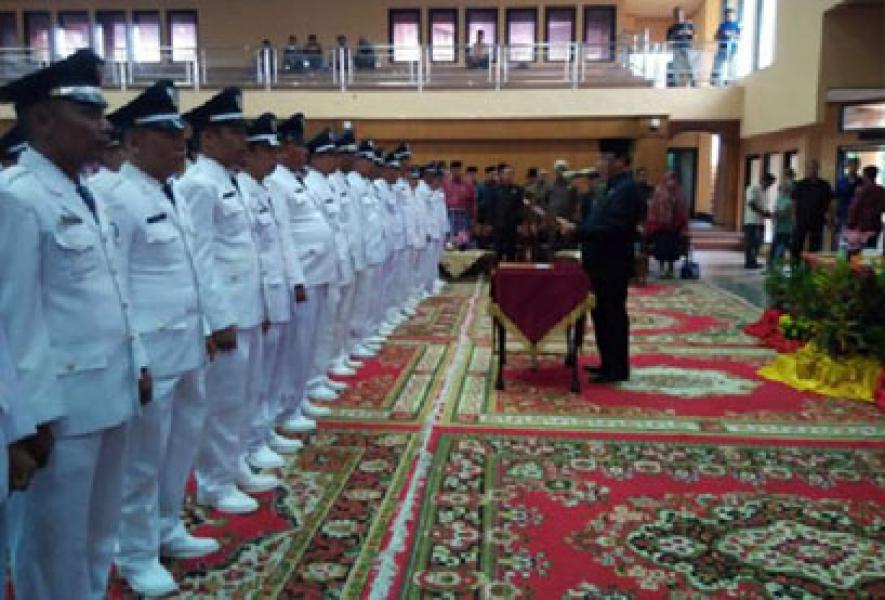 Bupati HM Wardan Lantik 38 PJS Kades