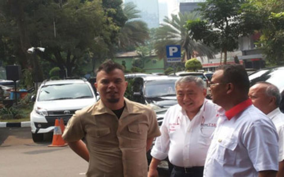 Datangi Mapolda, Ahmad Dhani Cari Kapolda Metro Jaya