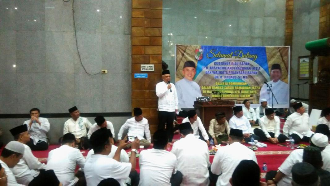 Gubernur Riau Bersama Walikota Safari Ramadhan di Masjid Nurussalam Pekanbaru