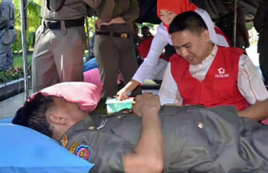 HUT Satpol PP ke 66, Wabup Inhil Pimpin Kegiatan Donor Darah