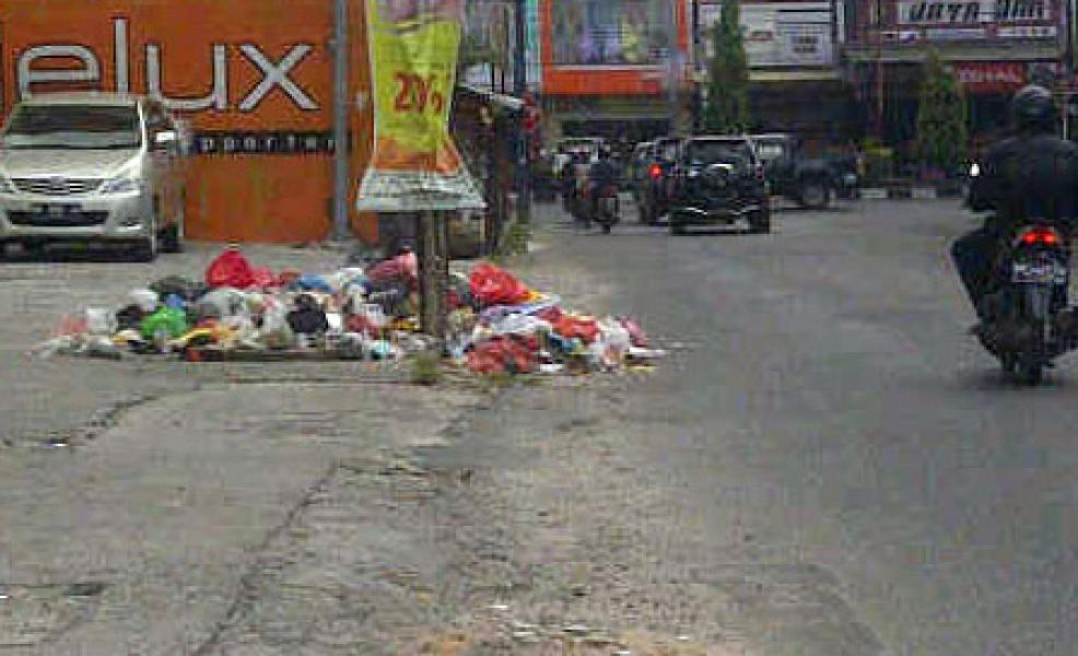 Hari Pertama Ramadan Pekanbaru Madani Diselimuti Sampah