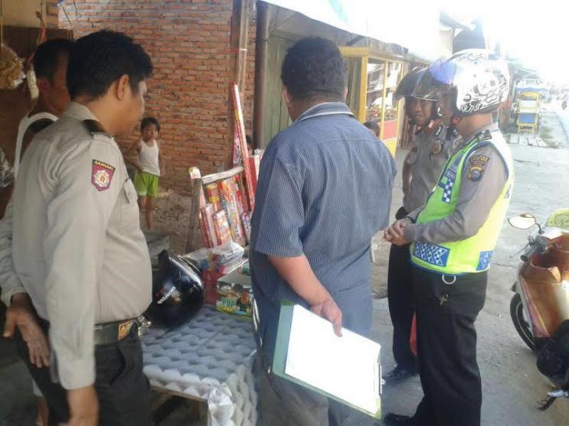 Jelang Ramadhan, Polsek Ujung Batu Sita Ribuan Petasan