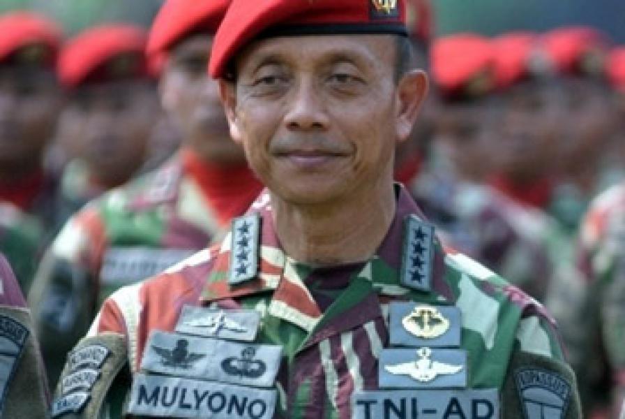 KSAD: Pakai Kaus Palu Arit Ikut Tren? Ke Cina Saja!