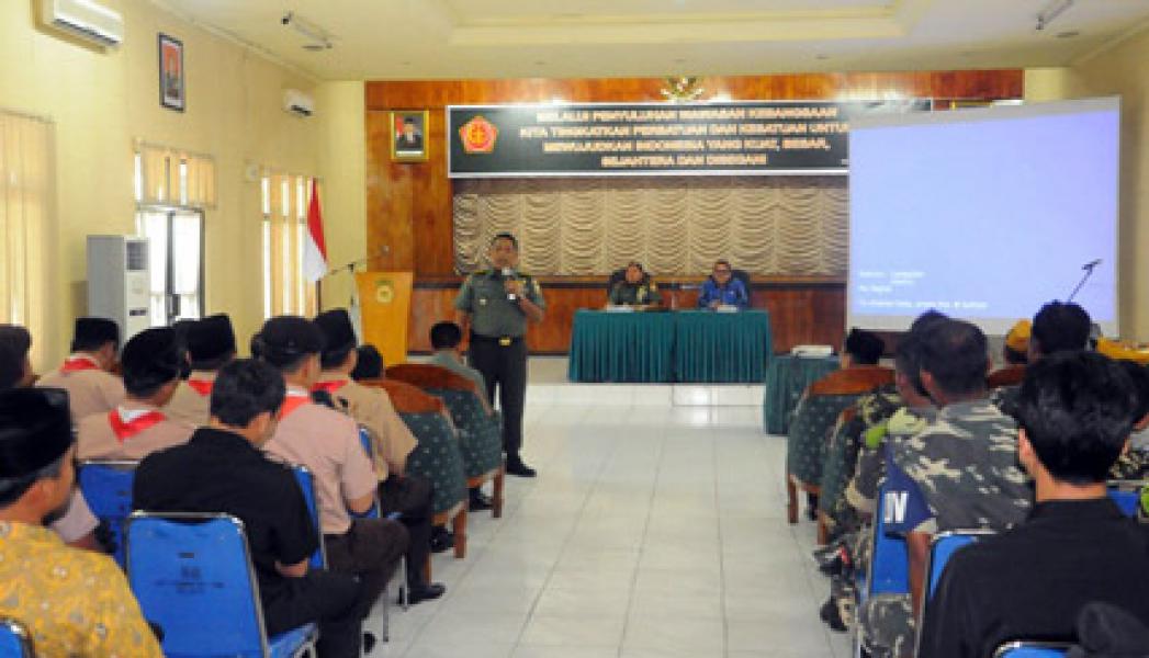 Kasi Intel Rem 031/Wirabima Memberikan Materi Bela Negara Kepada KBT dan Masyarakat Riau