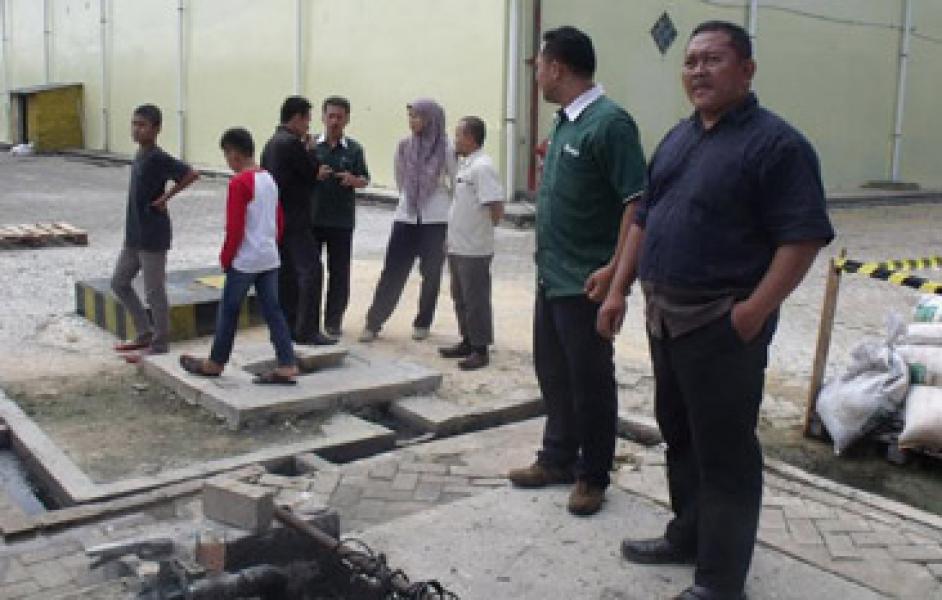 Komisi IV DPRD Kampar Tinjau Pembuangan Limbah Pabrik Suntory Garuda