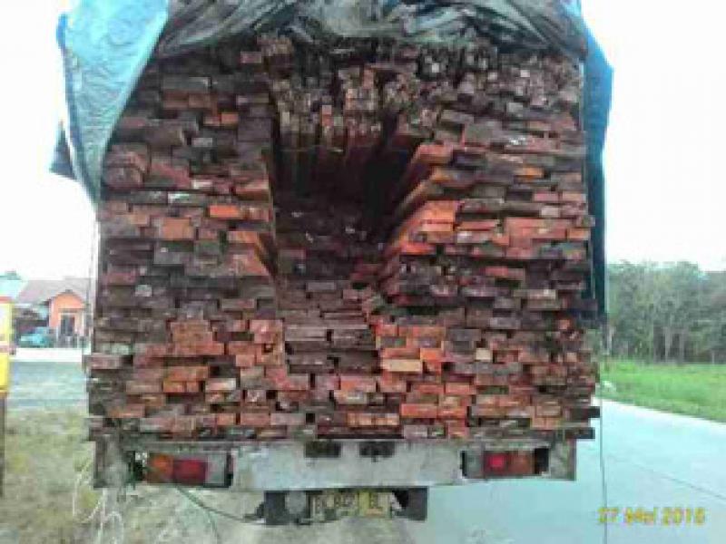 LSM Limak Inhu Sesalkan Polisi Tangkap Lepas Mobil Intercooler Bermuatan Kayu Olahan