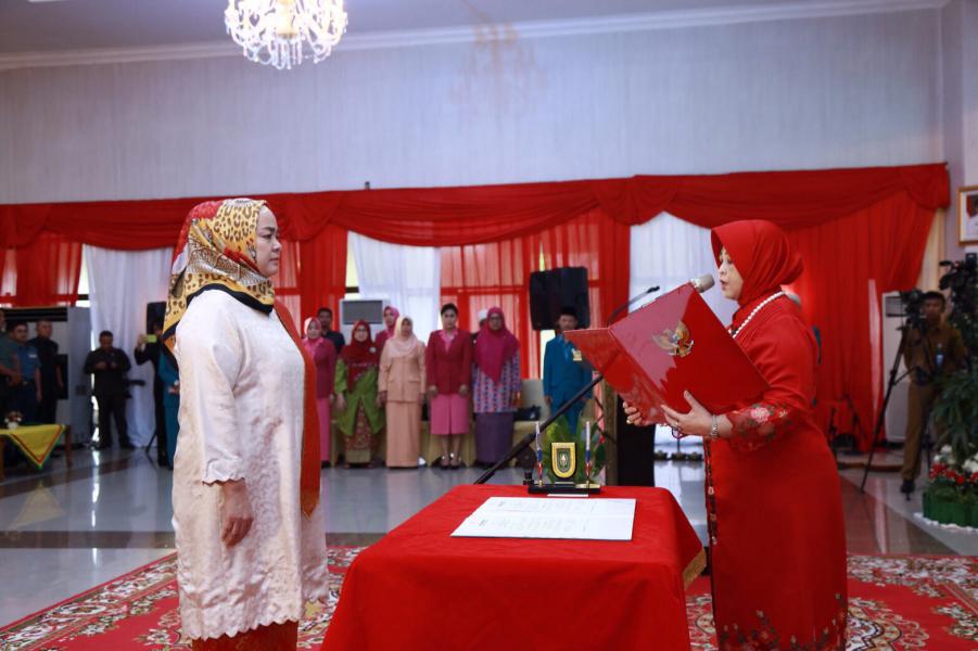 Resmi Dilantik Sebagai Ketua Dekranasda Riau, Hj Sisilita Arsyadjuliandi Akan Kembangkan Kerajinan Daerah