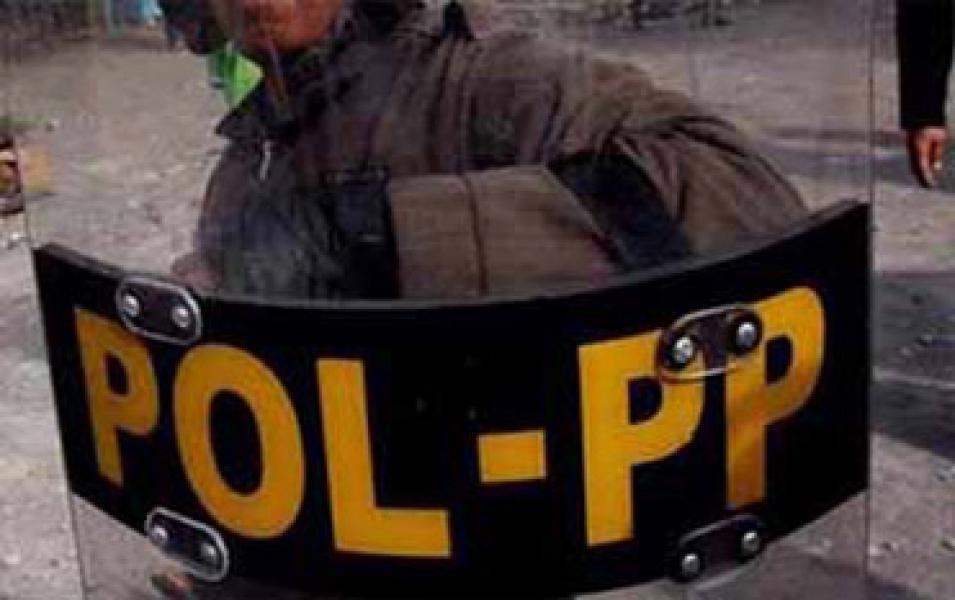 Satpol PP Bongkar Tenda Jualan dan Spanduk