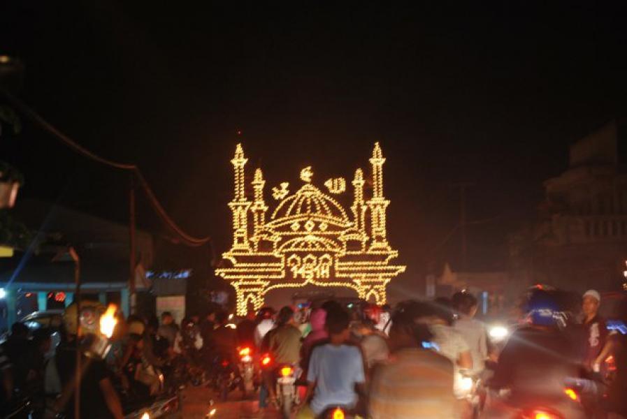 Bupati Bengkalis Buka Festival Lampu Colok 2017