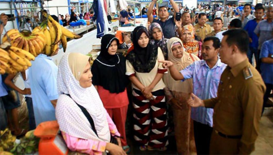 Bupati Rohul Berkomitmen Majukan Pasar Modern